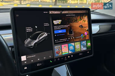 Седан Tesla Model 3 2018 в 