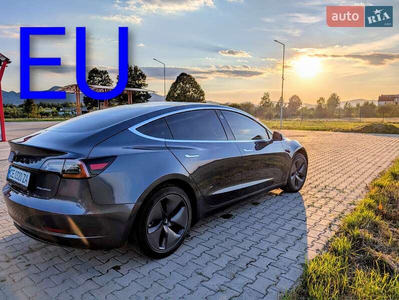 Седан Tesla Model 3 2019 в 