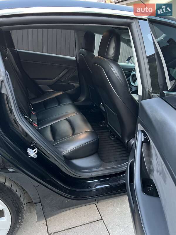 Седан Tesla Model 3 2020 в Киеве фото 4 Седан Tesla Model 3 2020 в Киеве