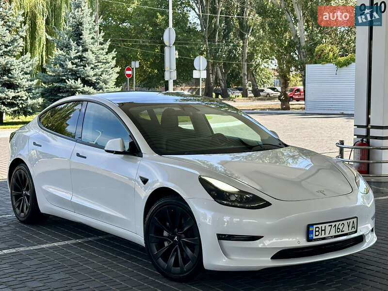 Седан Tesla Model 3 2021 в Одессе