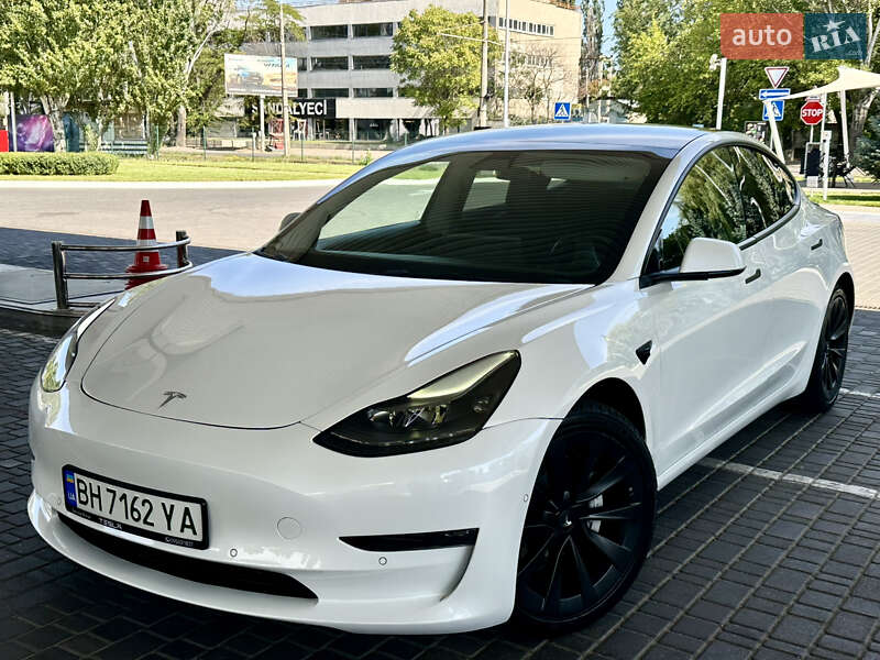 Седан Tesla Model 3 2021 в Одессе