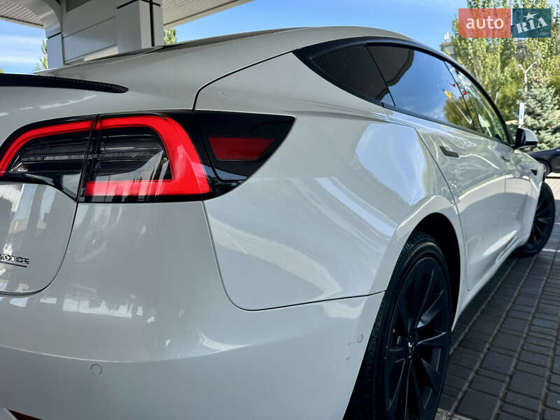 Седан Tesla Model 3 2021 в Одессе