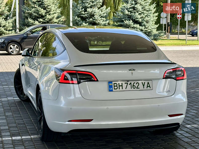 Седан Tesla Model 3 2021 в Одессе