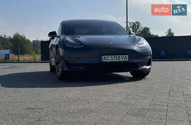 Седан Tesla Model 3 2020 в Львове