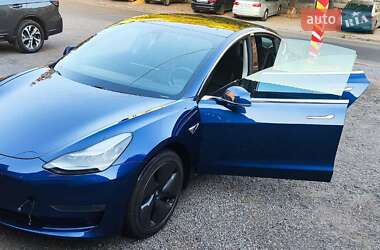Седан Tesla Model 3 2019 в Киеве