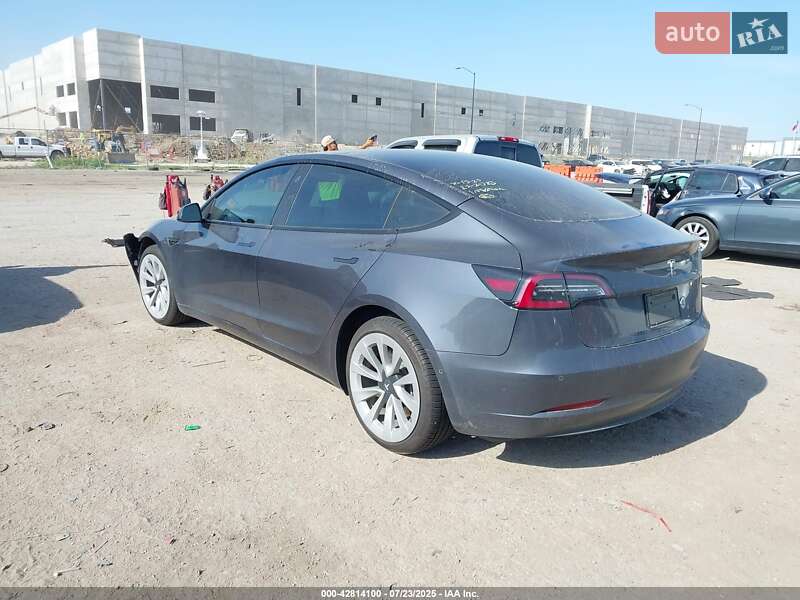 Седан Tesla Model 3 2022 в Києві