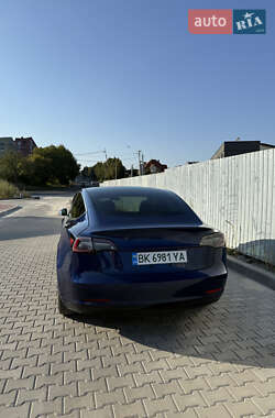 Седан Tesla Model 3 2018 в Рівному