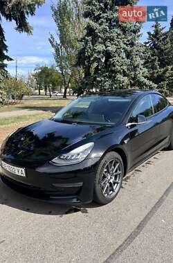 Седан Tesla Model 3 2019 в 