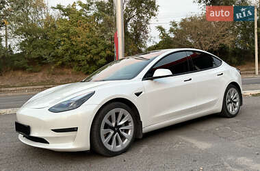 Седан Tesla Model 3 2022 в Днепре