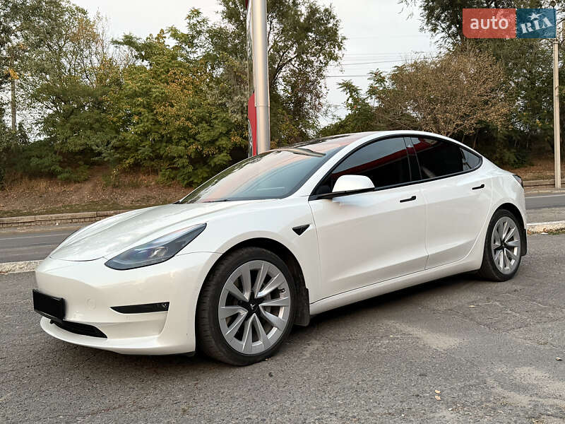 Tesla Model 3 2022