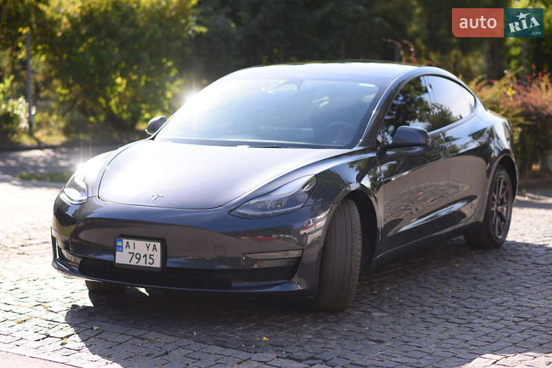 Tesla Model 3 2022