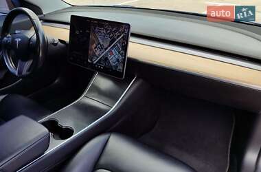 Седан Tesla Model 3 2018 в 