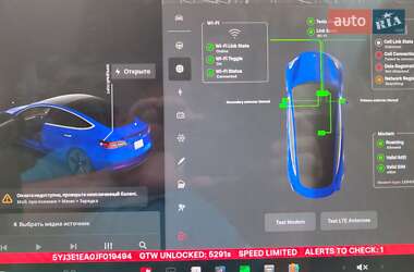 Седан Tesla Model 3 2018 в Киеве