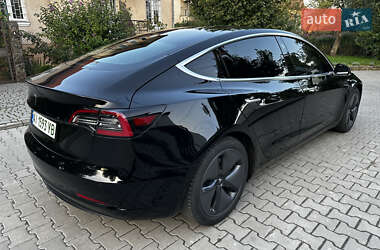 Седан Tesla Model 3 2020 в 