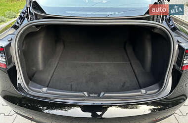 Седан Tesla Model 3 2020 в 