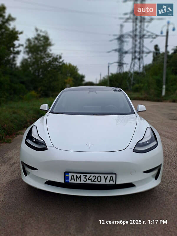 Tesla Model 3 2020