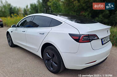 Седан Tesla Model 3 2020 в Житомире