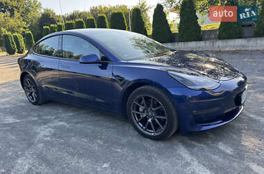 Седан Tesla Model 3 2021 в 
