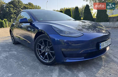 Седан Tesla Model 3 2021 в 
