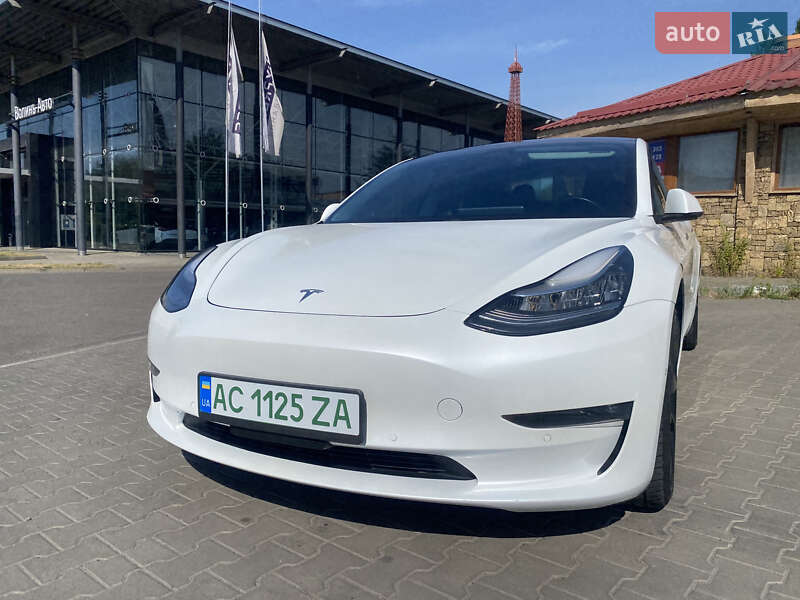 Tesla Model 3 2019