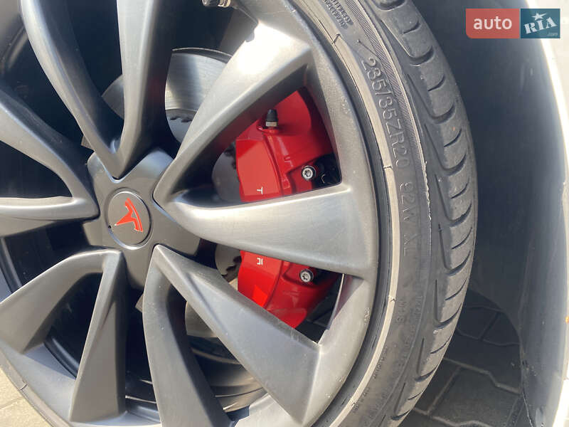 Седан Tesla Model 3 2019 в Луцьку