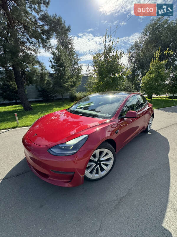 Седан Tesla Model 3 2022 в Києві