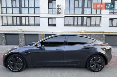 Седан Tesla Model 3 2021 в 