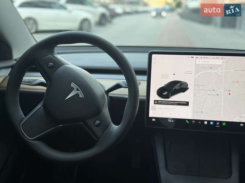 Седан Tesla Model 3 2021 в Володимирі