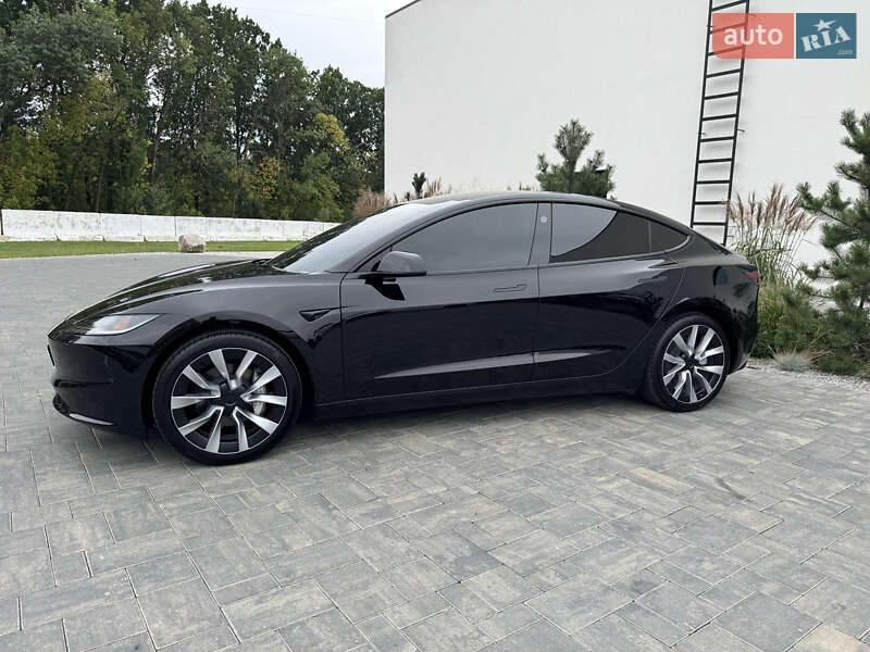 Седан Tesla Model 3 2024 в Луцьку