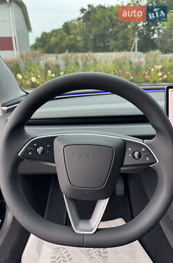 Седан Tesla Model 3 2024 в 