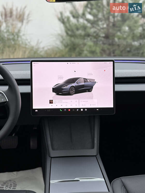 Седан Tesla Model 3 2024 в Луцьку