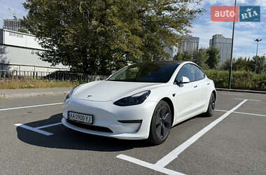 Седан Tesla Model 3 2021 в 