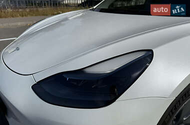 Седан Tesla Model 3 2021 в 