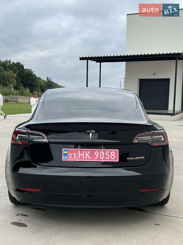 Седан Tesla Model 3 2019 в Луцке