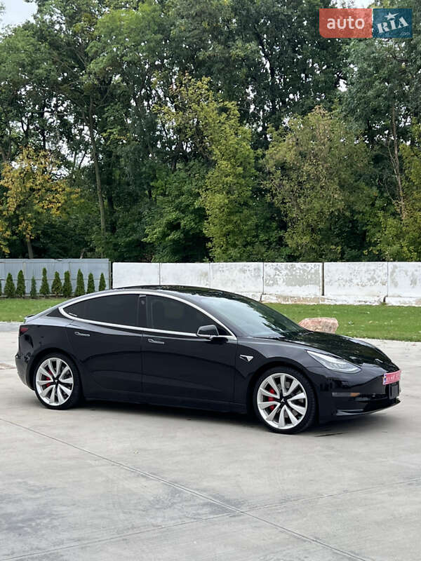 Седан Tesla Model 3 2019 в Луцке