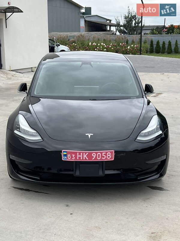 Седан Tesla Model 3 2019 в Луцке