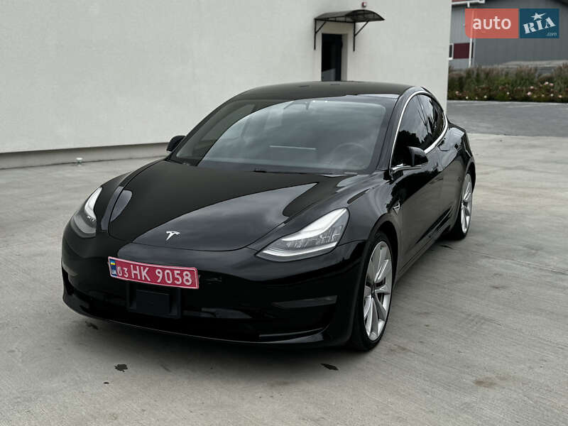 Седан Tesla Model 3 2019 в Луцке