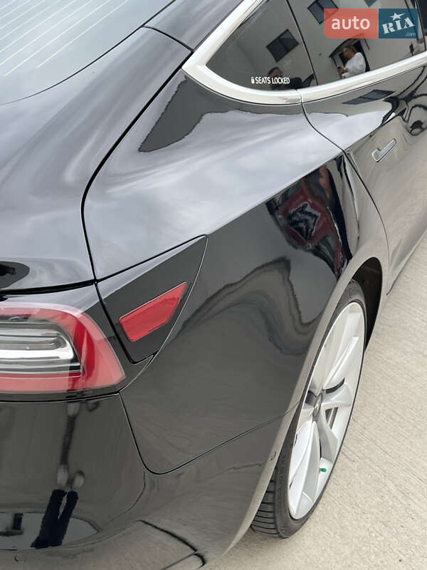 Седан Tesla Model 3 2019 в Луцке