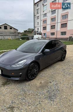 Седан Tesla Model 3 2022 в Тернополе