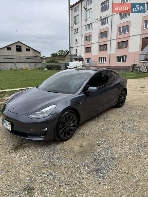Tesla Model 3 2022