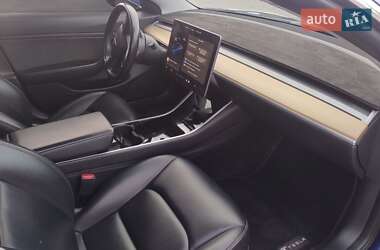 Седан Tesla Model 3 2019 в 
