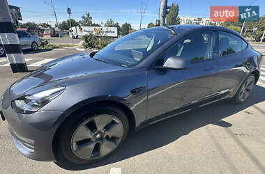 Седан Tesla Model 3 2023 в 