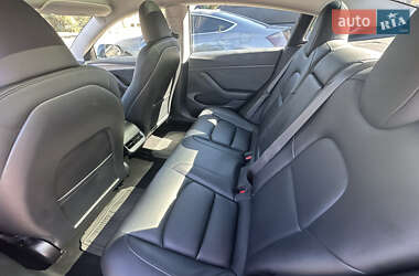 Седан Tesla Model 3 2023 в 