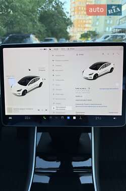 Седан Tesla Model 3 2020 в 