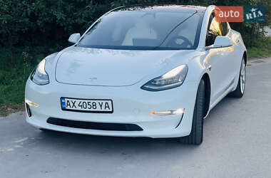 Седан Tesla Model 3 2018 в 