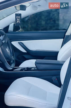 Седан Tesla Model 3 2018 в 
