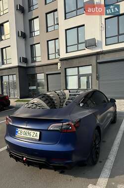 Седан Tesla Model 3 2022 в 