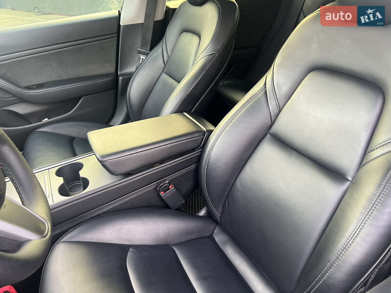 Седан Tesla Model 3 2021 в Вінниці