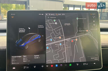 Седан Tesla Model 3 2021 в 
