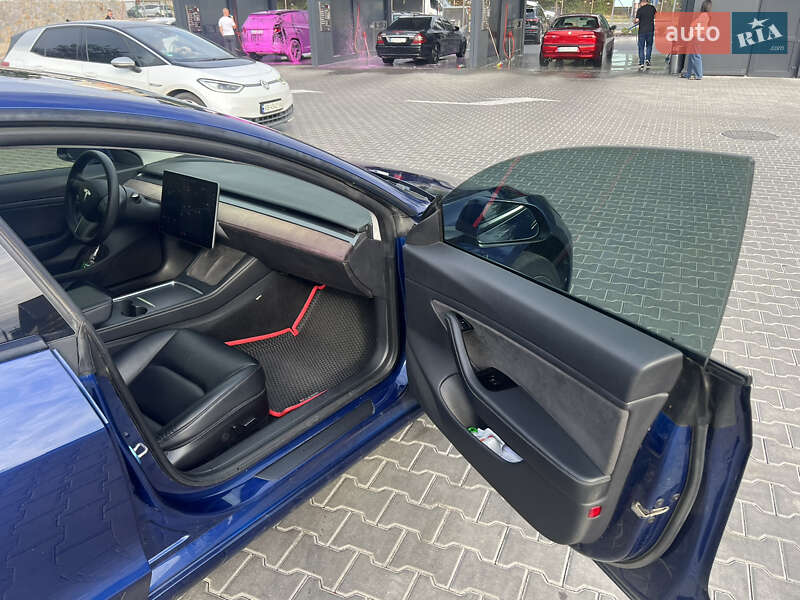 Седан Tesla Model 3 2021 в Вінниці
